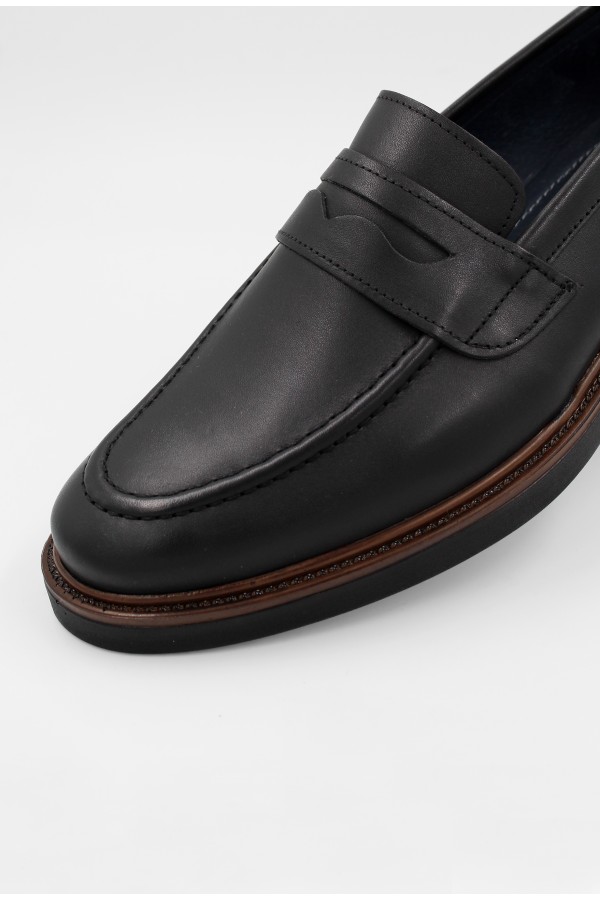 Ανδρικά δερμάτινα μαύρα loafers