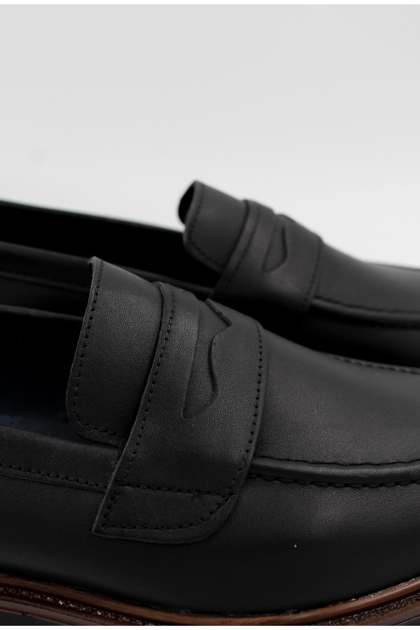 Ανδρικά δερμάτινα μαύρα loafers