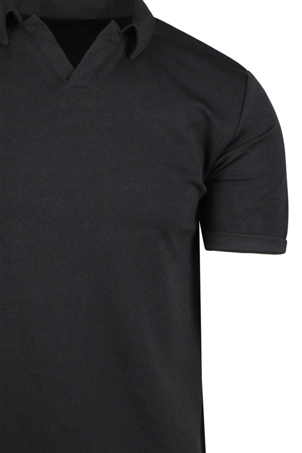 Black T-shirt