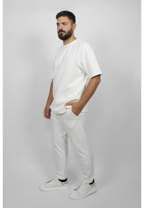 Man’s off white trousers with elastic waist