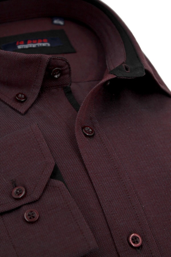 Man's bordeuax shirt with textured weave and pocket