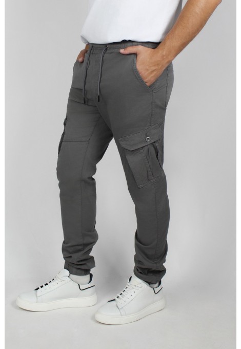 Man's  grey cargo pants 