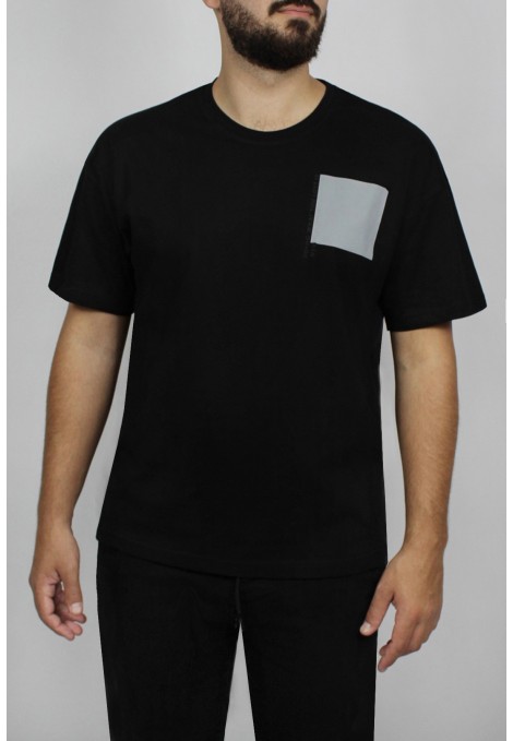 Black man’s oversized t-shirt 