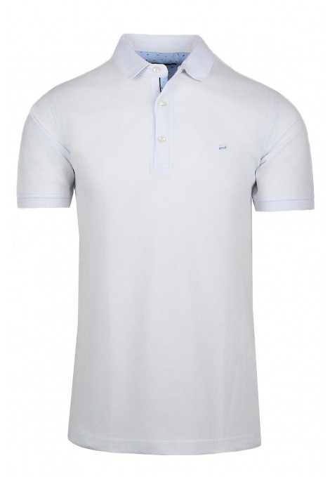 Man’s whie t-shirt polo