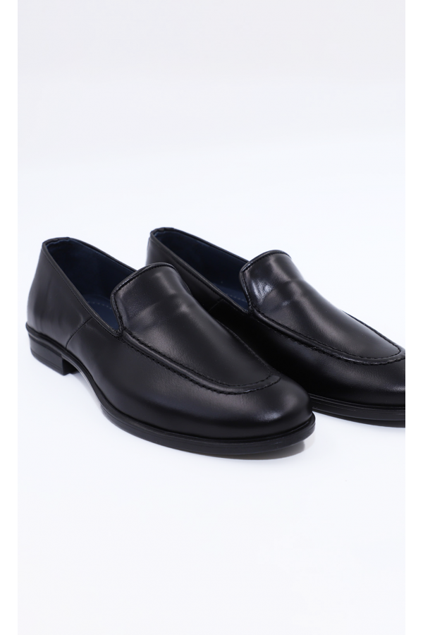 Ανδρικά δερμάτινα μαύρα loafers