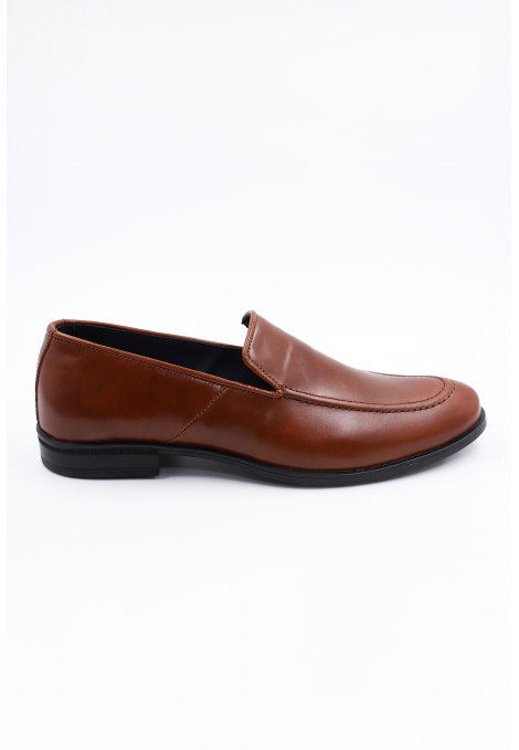 Man's loafers in brown leather