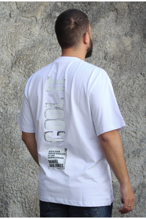 Man's white t-shirt oversized Man's white t-shirt oversized