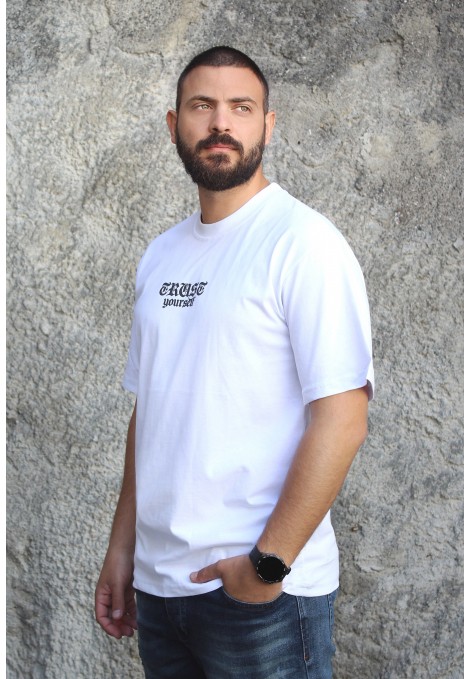 Ανδρική λευκή μπλούζα oversized