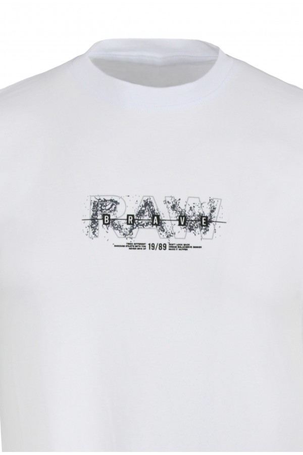 Man's white t-shirt