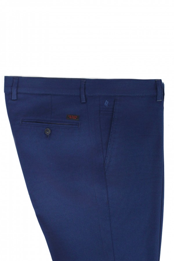 Ανδρικό μπλε παντελόνι τύπου τσίνο slim fit