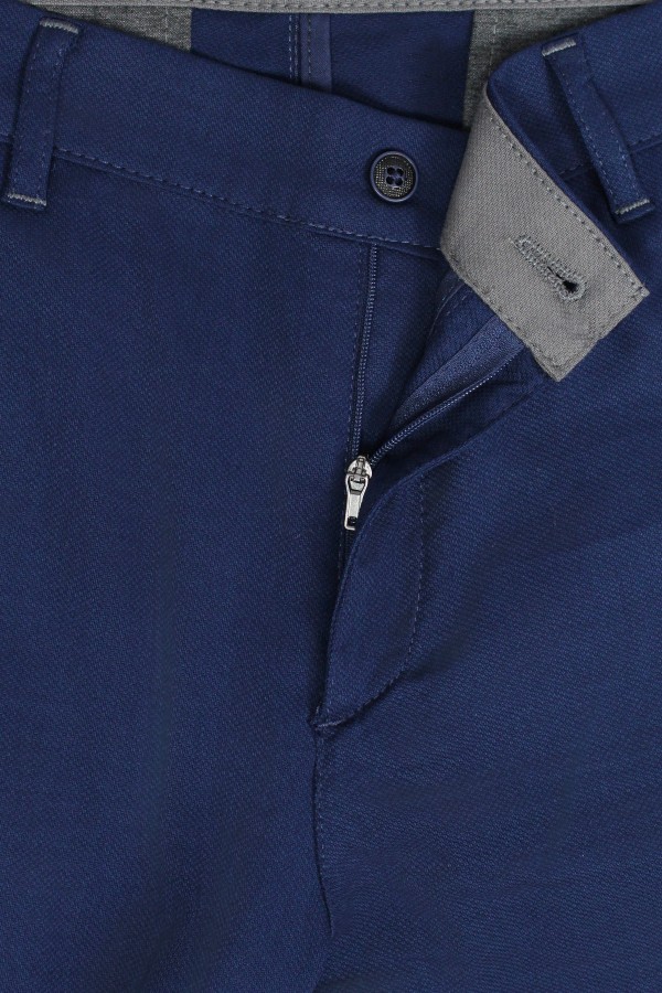 Ανδρικό μπλε παντελόνι τύπου τσίνο slim fit