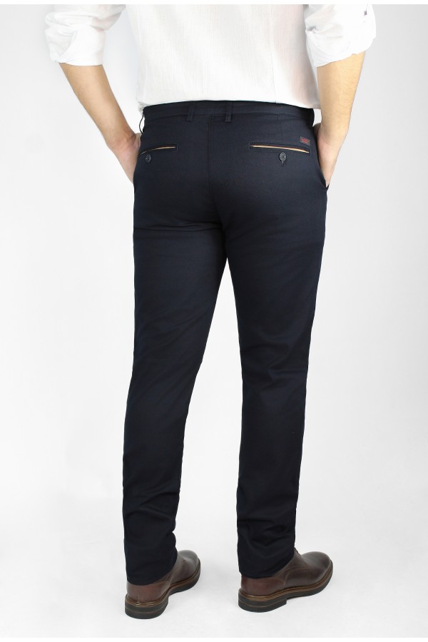 Ανδρικό σκούρο μπλε παντελόνι τύπου τσίνο slim fit