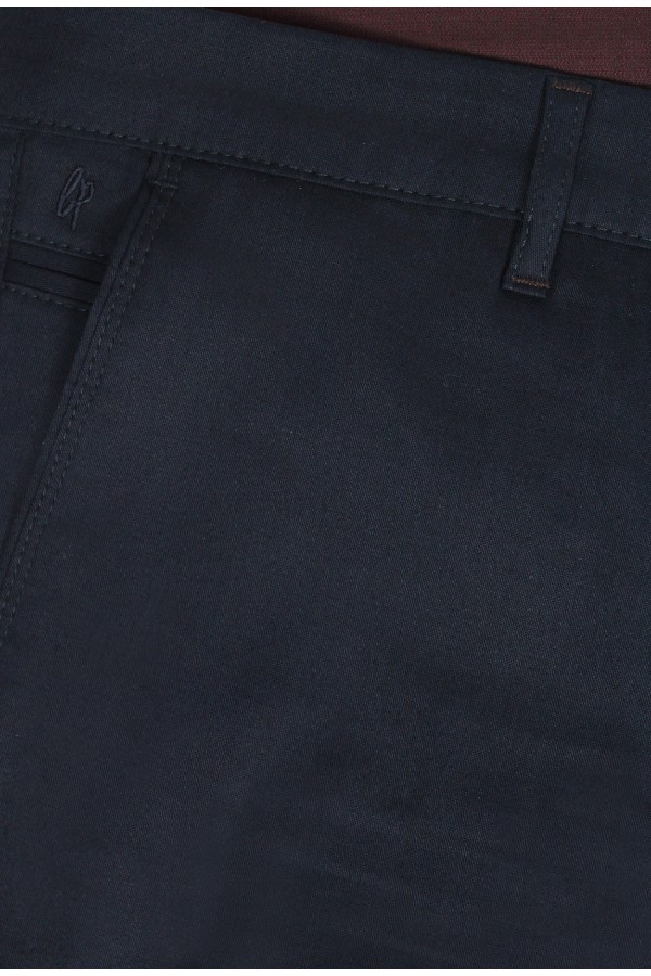 Ανδρικό σκούρο μπλε παντελόνι τύπου τσίνο slim fit 