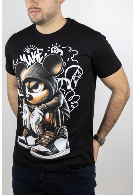 Μαύρη Μπλούζα