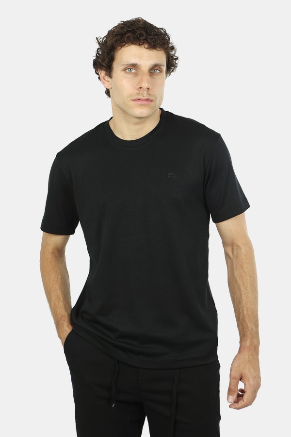 Black T-shirt