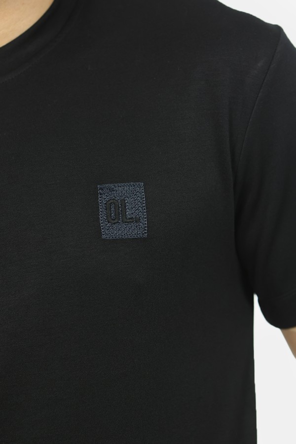 Black T-shirt
