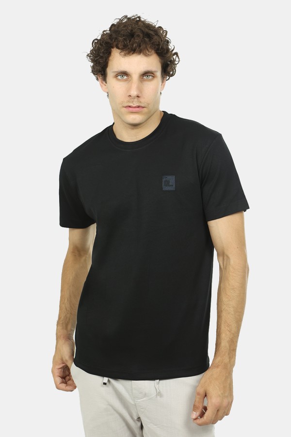 Black T-shirt