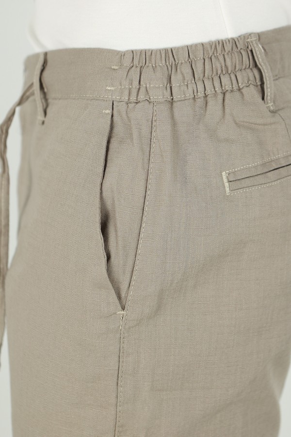 Men dark beige pants