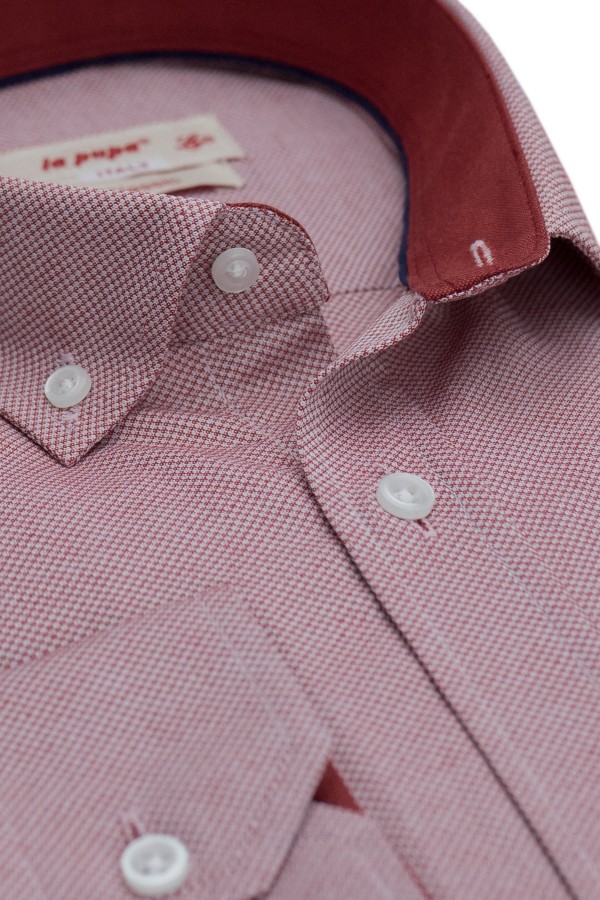 La pupa red shirt