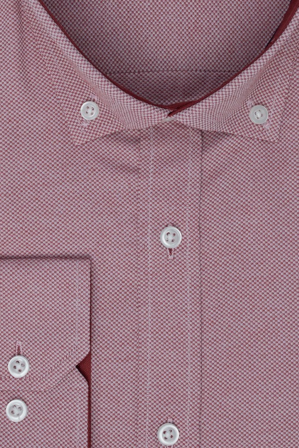 La pupa red shirt