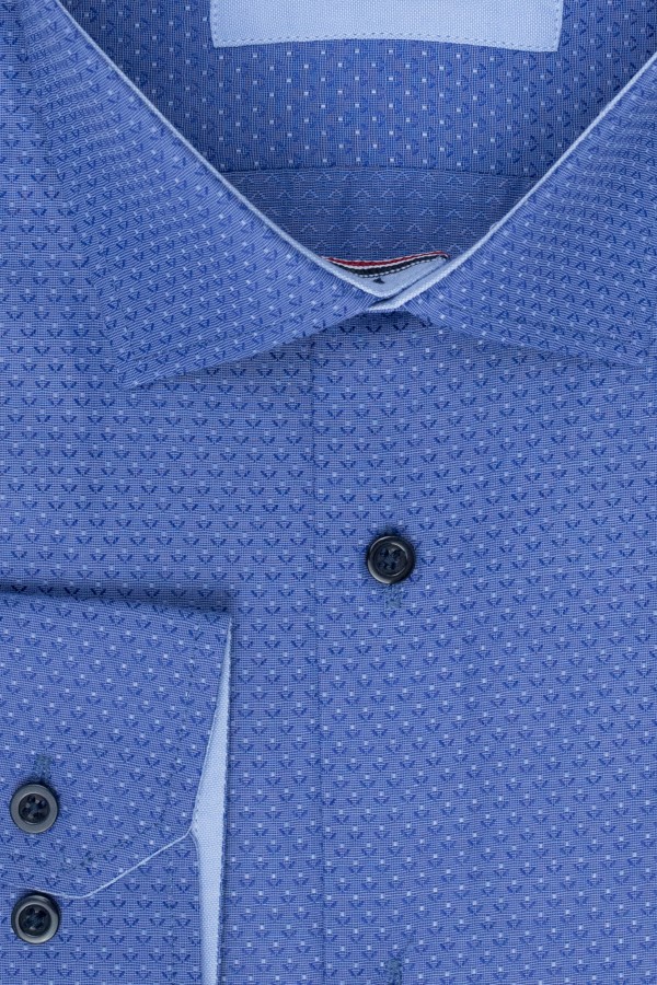 Man’s bue printed shirt      