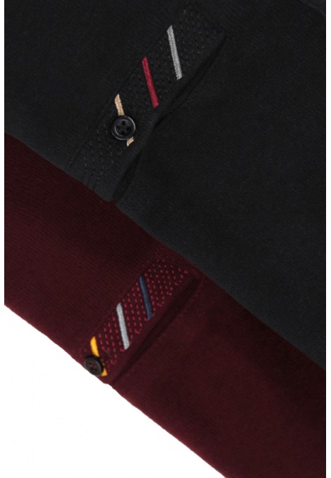  Man's black t-shirt with collar
