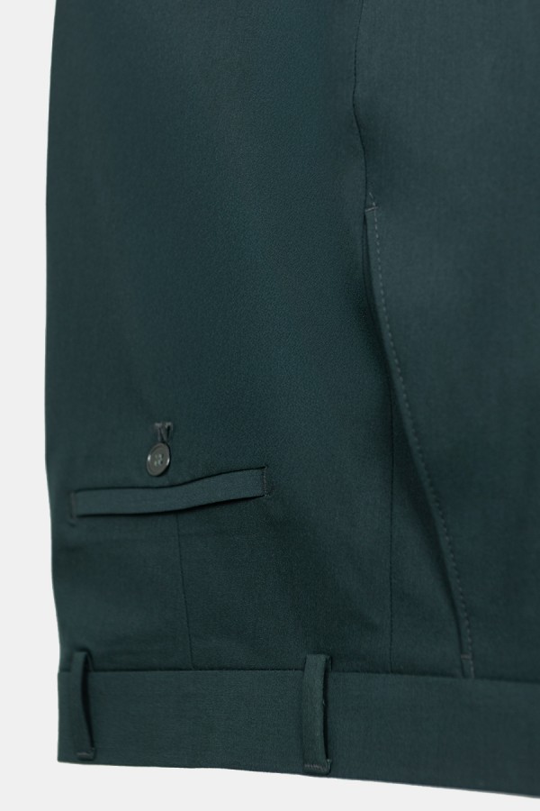 Men’s dark green suit elegant fit