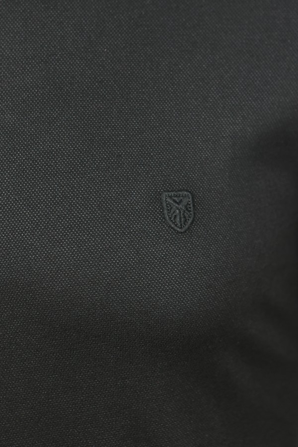 Μαύρη Μπλούζα