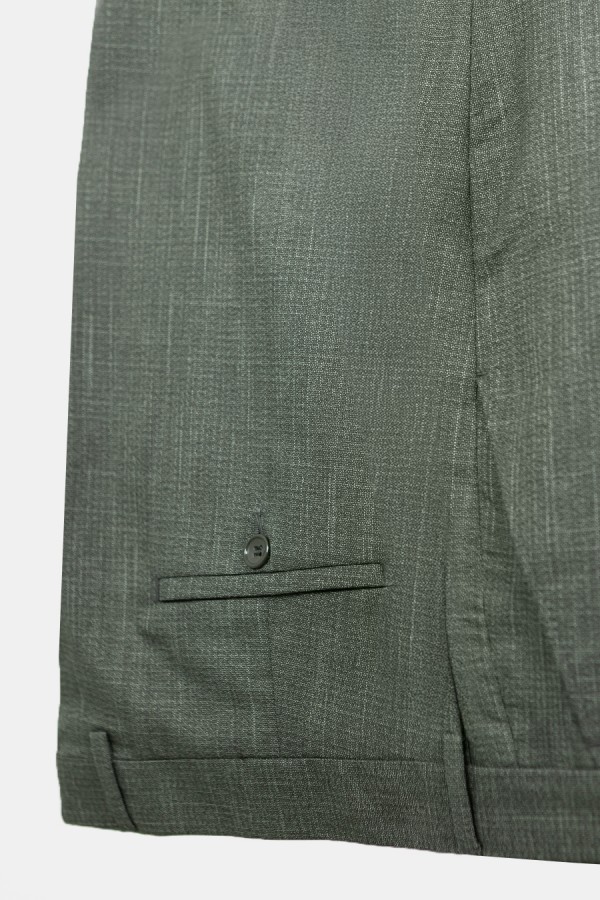 Men’s green suit with modern fit-plus size