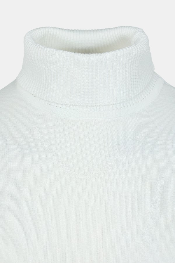 Men's White Knitted Turtleneck